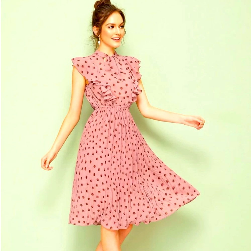 💗 Adorable neck tie ruffle trim pleated dress